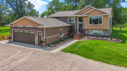 8300 263rd St, Saint Cloud, MN, 56301-9402 | Card Image