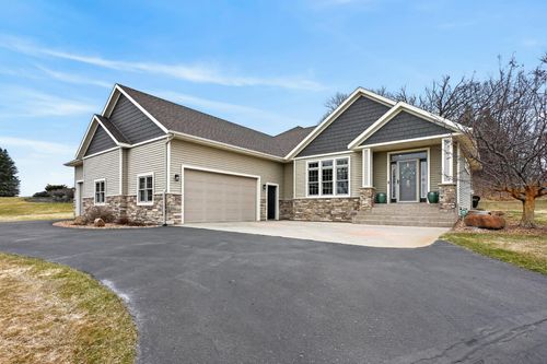 55 Bluegrass Dr Nw, Alexandria, MN, 56308-4722 | Card Image