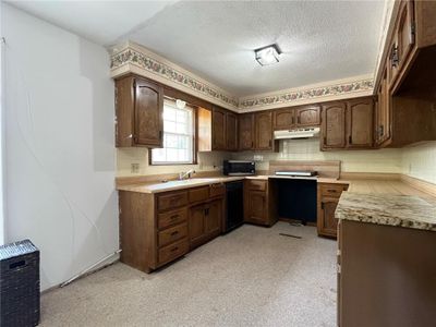 1705 Strawberry Lane, House other with 3 bedrooms, 2 bathrooms and null parking in Clinton MO | Image 3