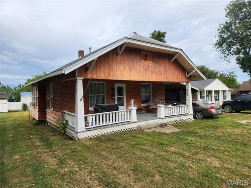 511 S Elm St, Monroe City, MO, 63456-1917 | Card Image
