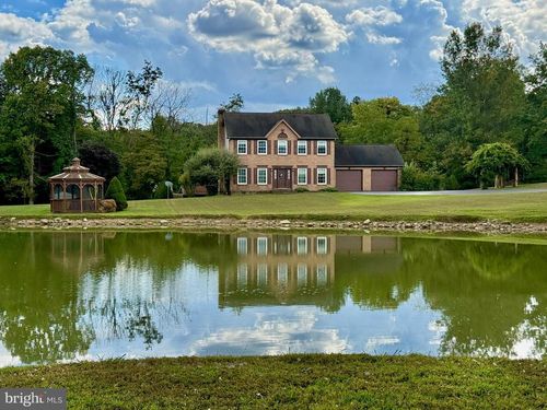 3564 Mountain Lake Rd, HEDGESVILLE, WV, 25427-6837 | Card Image