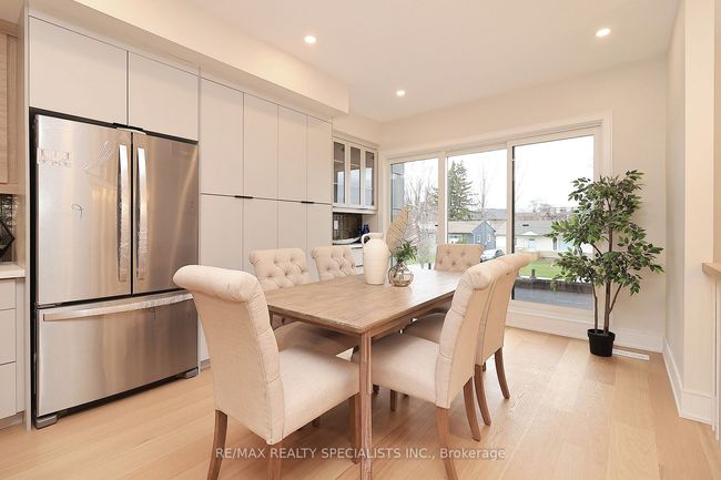 1048 Roosevelt Rd, House attached with 5 bedrooms, 6 bathrooms and 2 parking in Mississauga ON | Image 13
