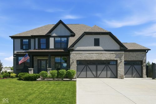 5423 Peachtree Rd, Zionsville, IN, 46077-7794 | Card Image