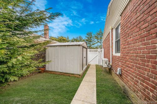 2015-14 Burlington Avenue, Babylon, NY, 11729 | Card Image