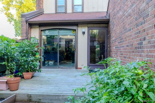 unit-a-1105 Kirts Blvd, Troy, MI, 48084-4872 | Card Image