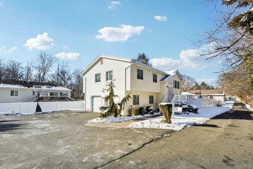 4 Austin Way, Tappan, NY, 10983-1755 | Card Image