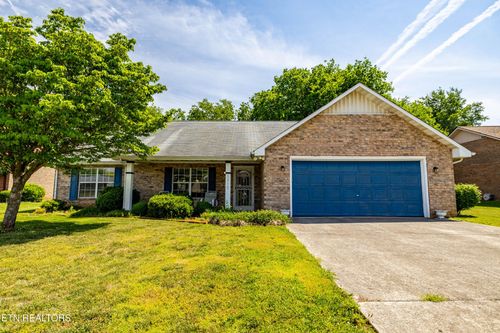 1510 Cavalier Dr, Maryville, TN, 37803-9205 | Card Image