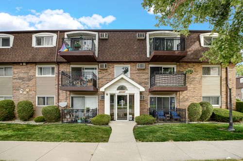 12-6430 Pamela Ln, Chicago Ridge, IL, 60415-1858 | Card Image