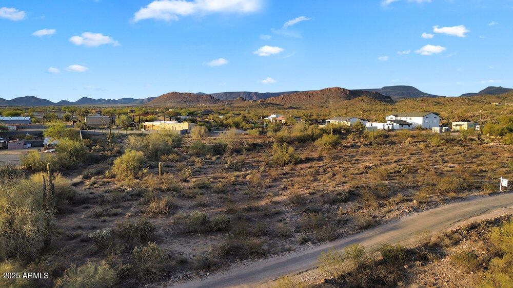 Land in Phoenix 4