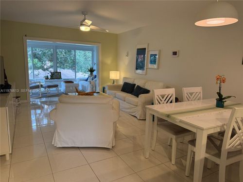 apt-311-5141 Oakland Park Blvd, Lauderdale Lakes, FL, 33313-1575 | Card Image