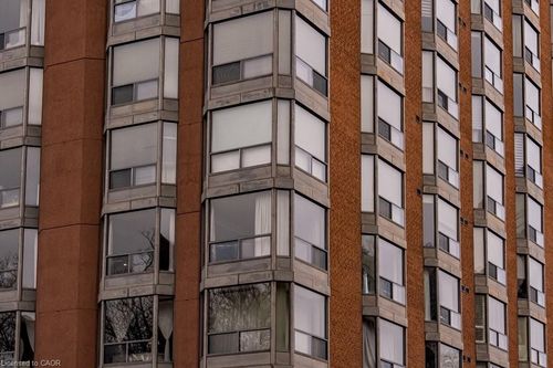 900-49 Robinson St, Hamilton, ON, L8P1Y7 | Card Image