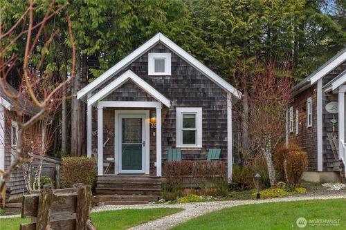 35 Beach Cabin Ln, Pacific Beach, WA, 98571 | Card Image