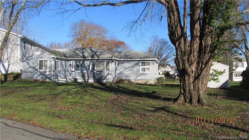 11 Bond St, Niantic, CT, 06357-3703 | Card Image