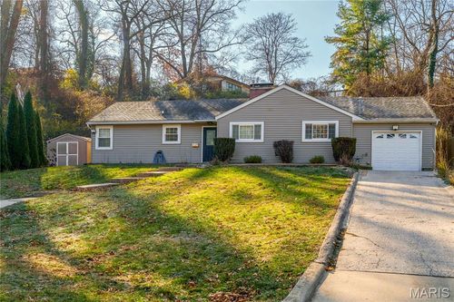 23 Windsor Dr, Belleville, IL, 62223-2136 | Card Image