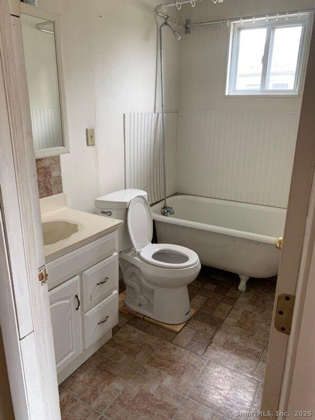 APT-3 - 32 Prospect St, Home with 2 bedrooms, 1 bathrooms and null parking in Wallingford CT | Image 6