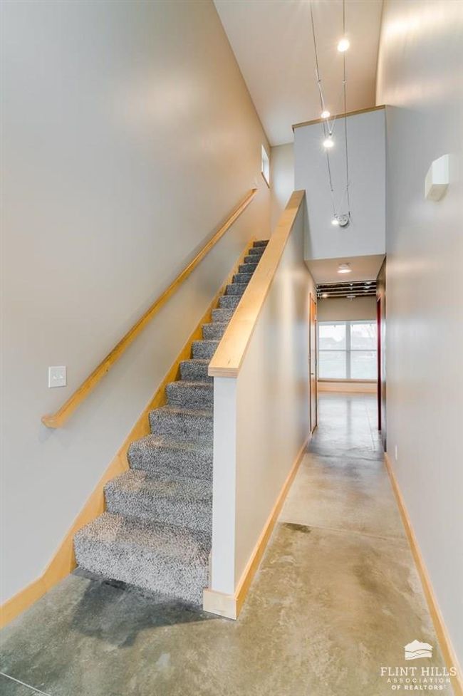 100 Silo Pl, Condo with 3 bedrooms, 3 bathrooms and null parking in Manhattan KS | Image 4
