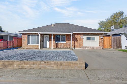 5676 James Way, Sacramento, CA, 95822 | Card Image