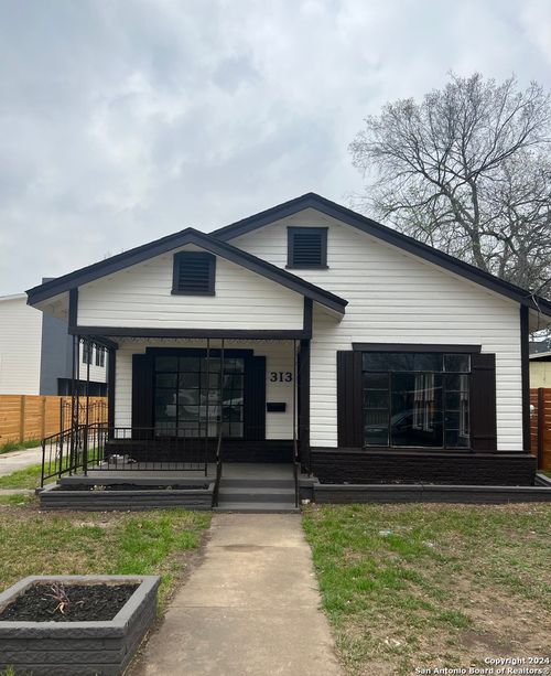 313 Toledo, San Antonio, TX, 78203-1347 | Card Image