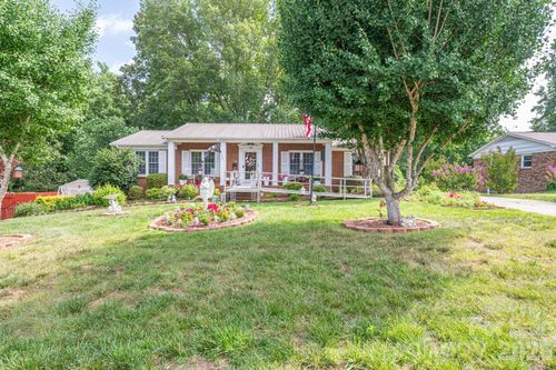 818 Hill St, Shelby, NC, 28152-7120 | Card Image