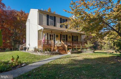 18 Mary Street, House other with 3 bedrooms, 2 bathrooms and null parking in MONMOUTH JUNCTION NJ | Image 1