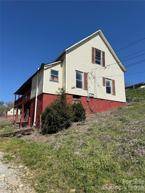 100 Hickory St, Granite Falls, NC, 28630 | Card Image