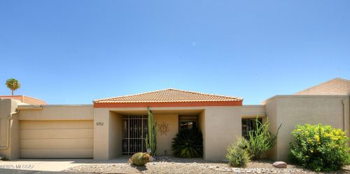 5752 N Camino De Las Estrellas, Tucson, AZ, 85718-4476 | Card Image