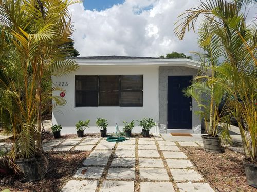 1223 Ne 18th Ave, Fort Lauderdale, FL, 33304-2411 | Card Image