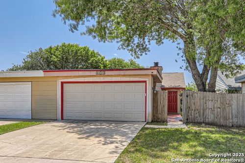 6862-6862 Maple Springs St, San Antonio, TX, 78249-2642 | Card Image
