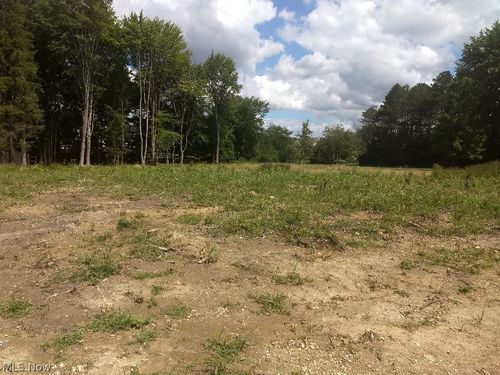 19982 Westwood Dr, Strongsville, OH, 44149-4041 | Card Image