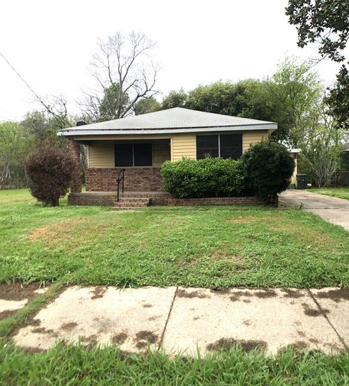 1317 Rev Raymond Scott Ave, Port Arthur, TX, 77640-4010 | Card Image