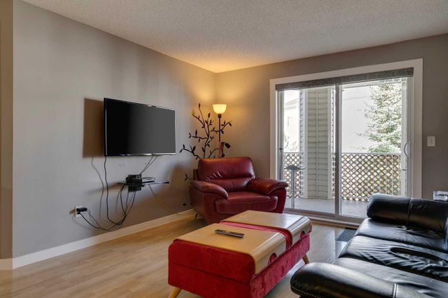 1310 - 17 Country Village Bay Ne, Home with 2 bedrooms, 2 bathrooms and 2 parking in Calgary AB | Image 10