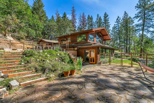 2175 Tolman Creek Rd, Ashland, OR, 97520-8628 | Card Image
