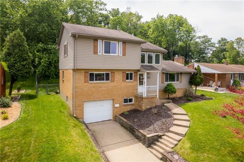 439 Woodrift Ln, Pleasant Hills, PA, 15236-4255 | Card Image