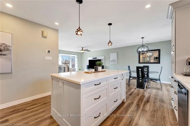 16 Settlers Dr, House other with 3 bedrooms, 2 bathrooms and 4 parking in Kitchener ON | Image 9