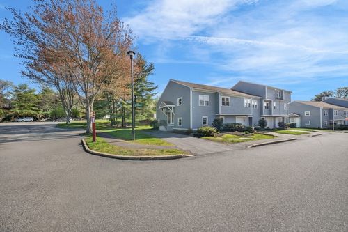 11a-1 Griswold Dr, Salem, MA, 01970-6702 | Card Image