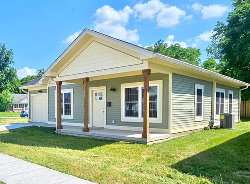 221 E 9th St, Connersville, IN, 47331-2034 | Card Image