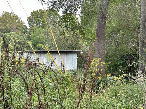 980 Main St, Denbo, PA, 15429-1014 | Card Image