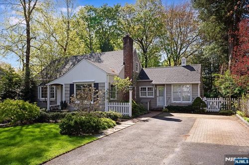 60 Oak Ave, Tenafly, NJ, 07670-2644 | Card Image