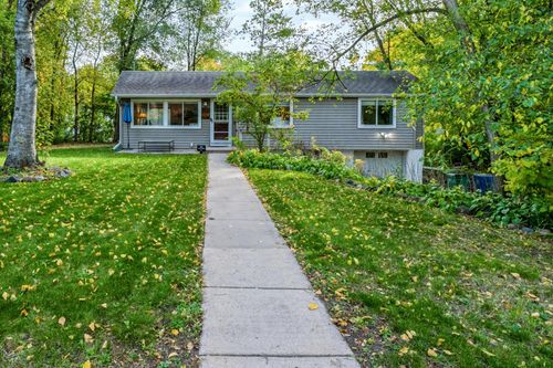 1325 Everest Ln N, Plymouth, MN, 55447-3047 | Card Image