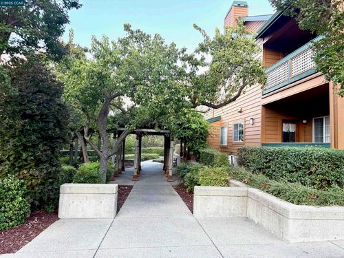 216 Stone Pine Ln, San Ramon, CA, 94583-1541 | Card Image