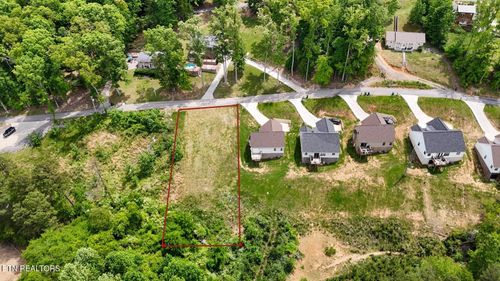 1919 Lakewood Dr, Morristown, TN, 37814-5312 | Card Image