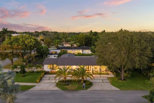 8625 Sw 147th St, Palmetto Bay, FL, 33158-1933 | Card Image