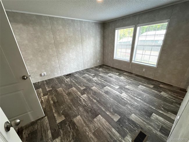 Master Bedroom | Image 16