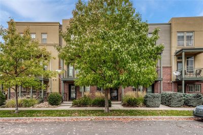 7711 E 28th Place, Townhouse with 2 bedrooms, 1 bathrooms and 1 parking in Denver CO | Image 3