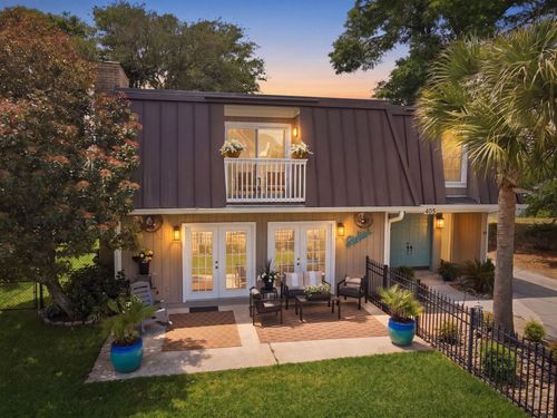 405 6th Ave S, North Myrtle Beach, SC, 29582-3305 | Card Image