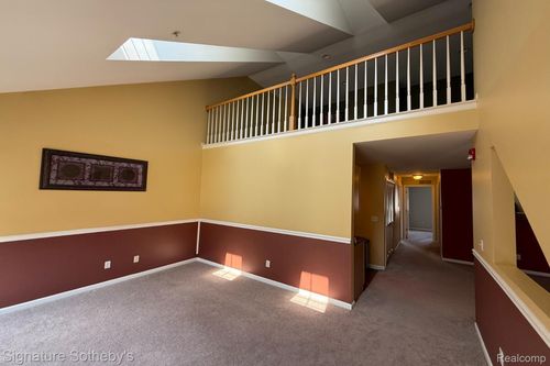 1091 Beaver Run, Troy, MI, 48083-5458 | Card Image