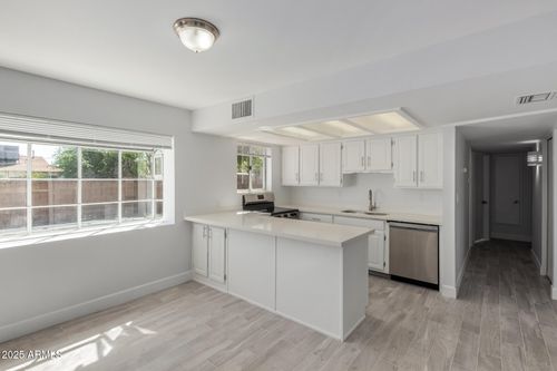 1037 N 74th St, Scottsdale, AZ, 85257-4005 | Card Image