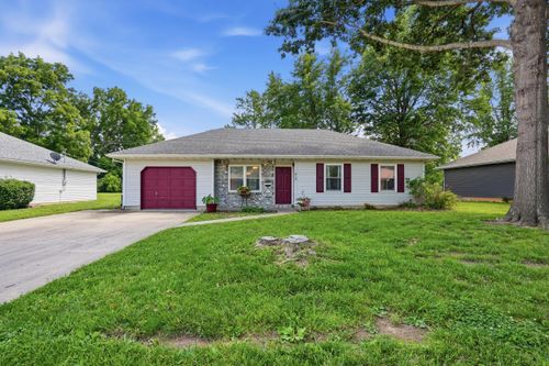 418 E Parkview St, Bolivar, MO, 65613-1168 | Card Image