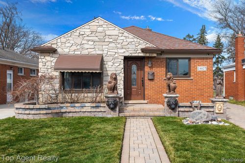 18027 Curtain Ave, Eastpointe, MI, 48021-2601 | Card Image