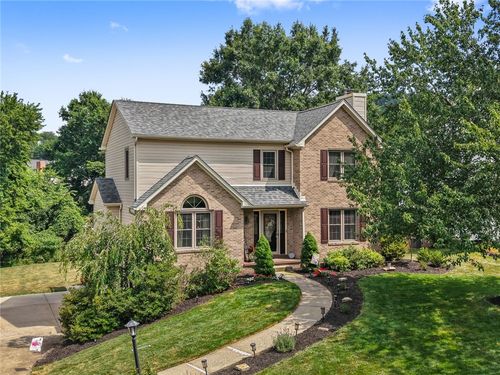 258 Cumberland Dr, Seven Fields, PA, 16046-8004 | Card Image